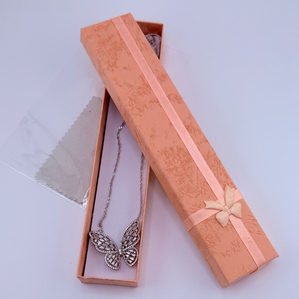 Tabitha Webb Beautiful Butterly Necklace Sterling Silver New With Tags - Picture 12 of 13